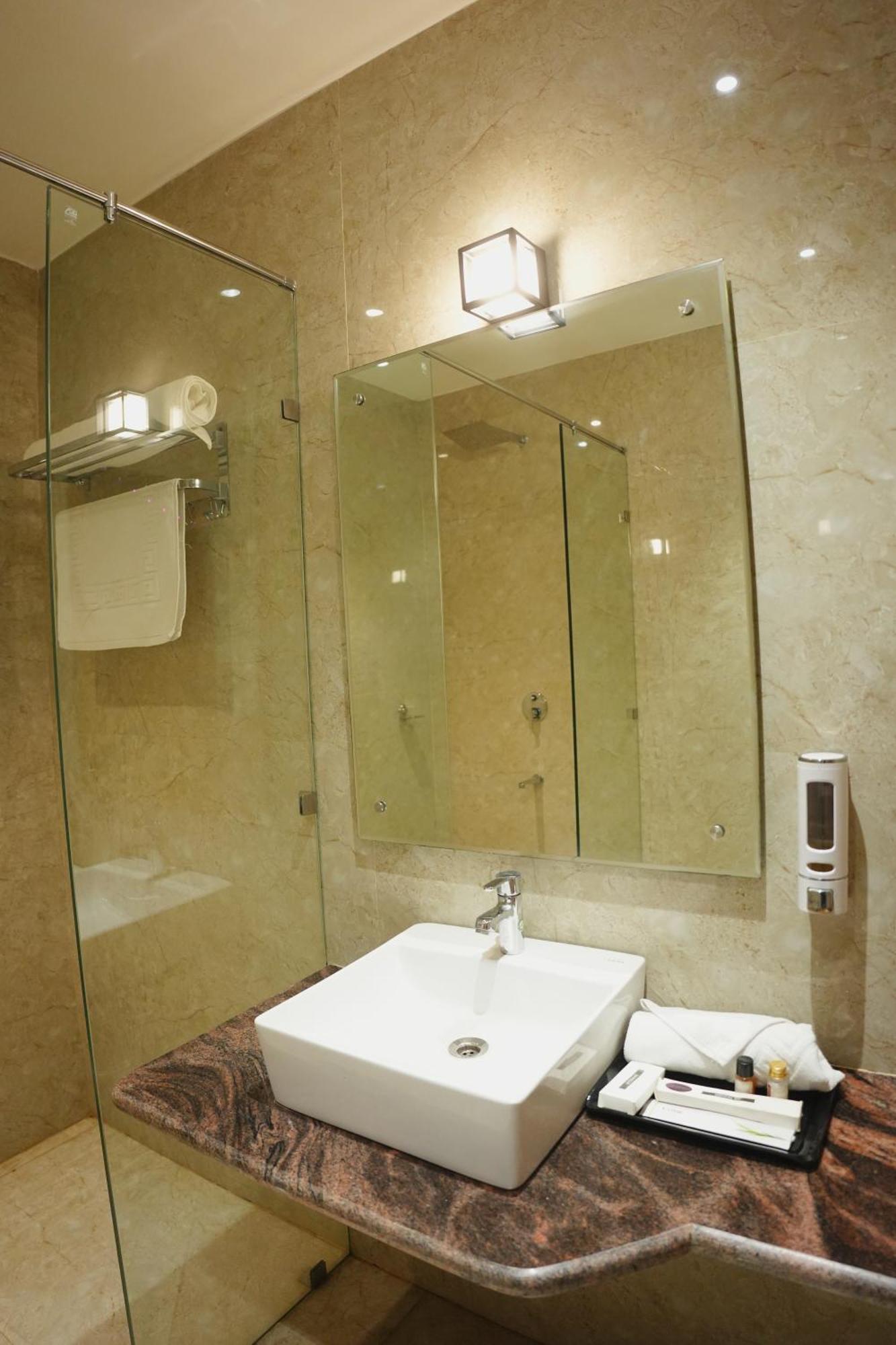 The Krati Resort & Convention Centre Bareilly Exterior foto
